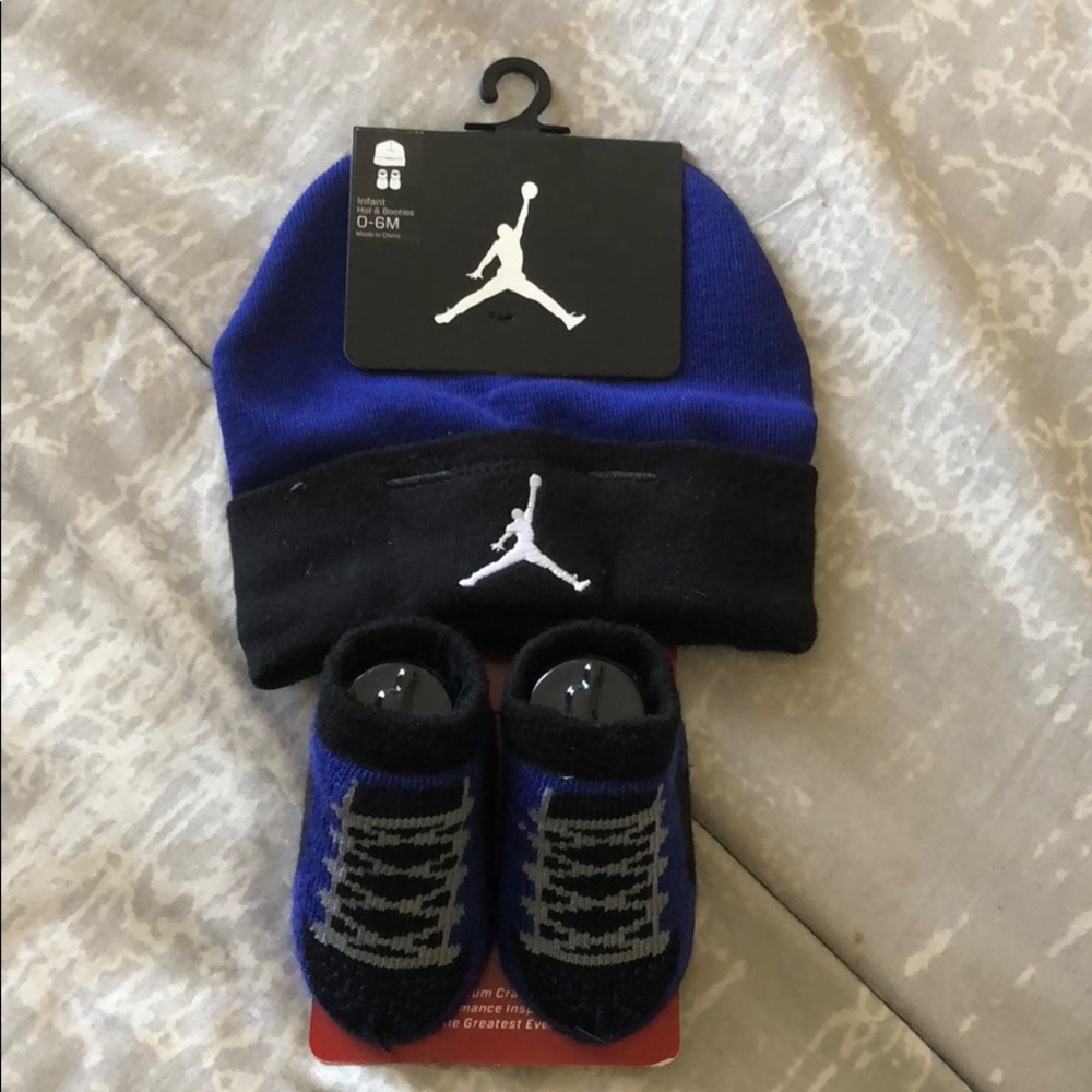 Baby hat and booties